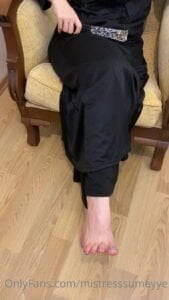 Gel ayaklarimin altina