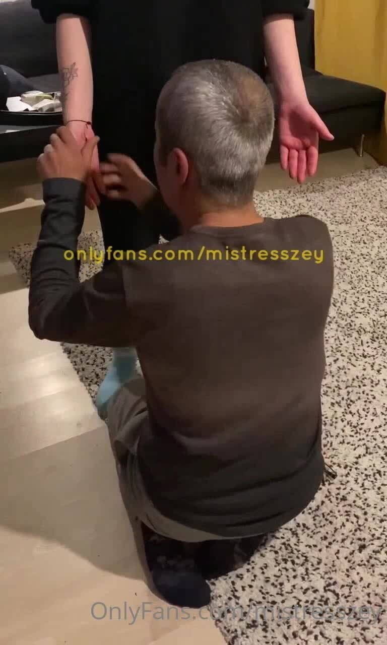 YAVAŞ VURDUĞUM HALDE BÖYLEYSEN !